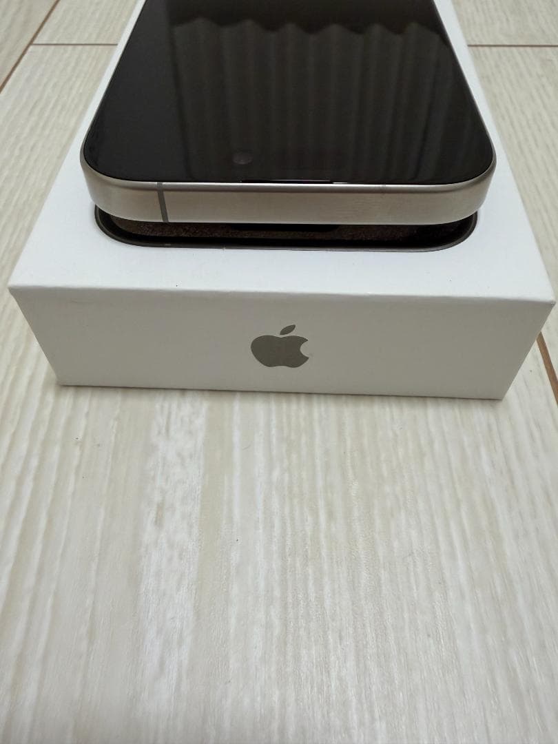 Apple iPhone 15 Pro 128GB ナチュラルチタニウム