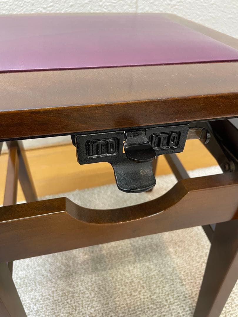 ピアノ 椅子 ITO トムソン 背付き 高低 中古　イス　木目