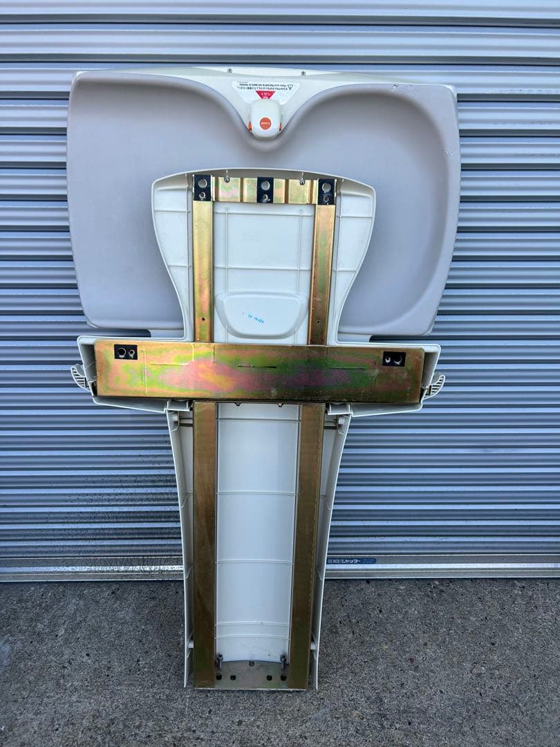 Combi コンビ　横型　おむつ交換台　オムツ交換台 開閉式 店舗 トイレ設備