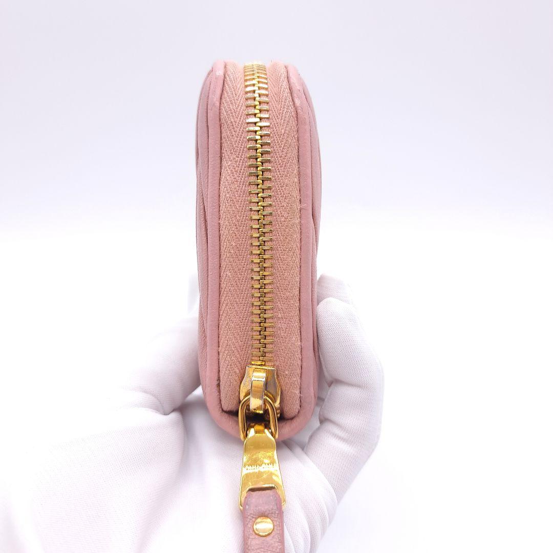 miu miu ミュウミュウ マテラッセ ラウンドファスナー 長財布 ピンク系