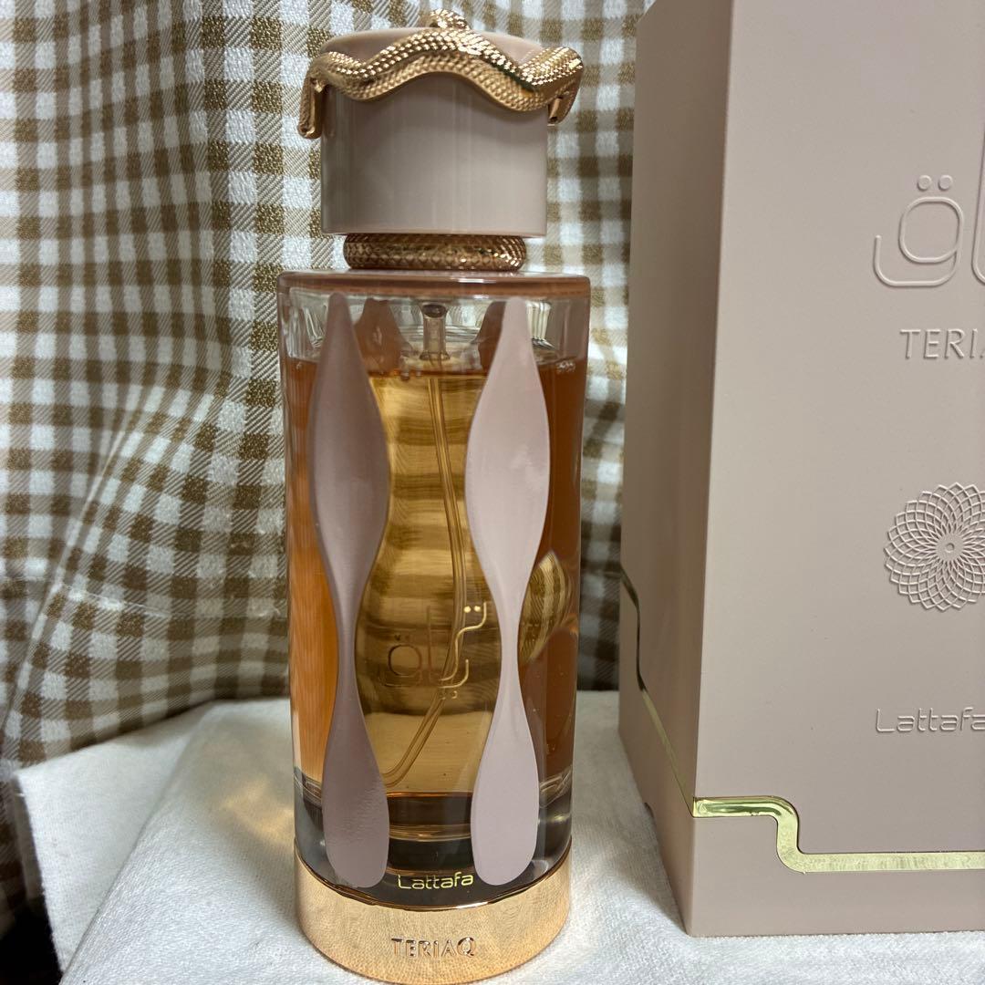 Lattafa TERIAQ 香水 ボックス付き