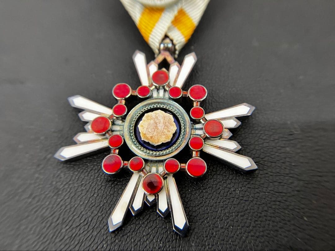 【記念章、勲章】勲四等瑞宝章、勲三等瑞宝章、昭和大礼記念章、従軍記念章　4点