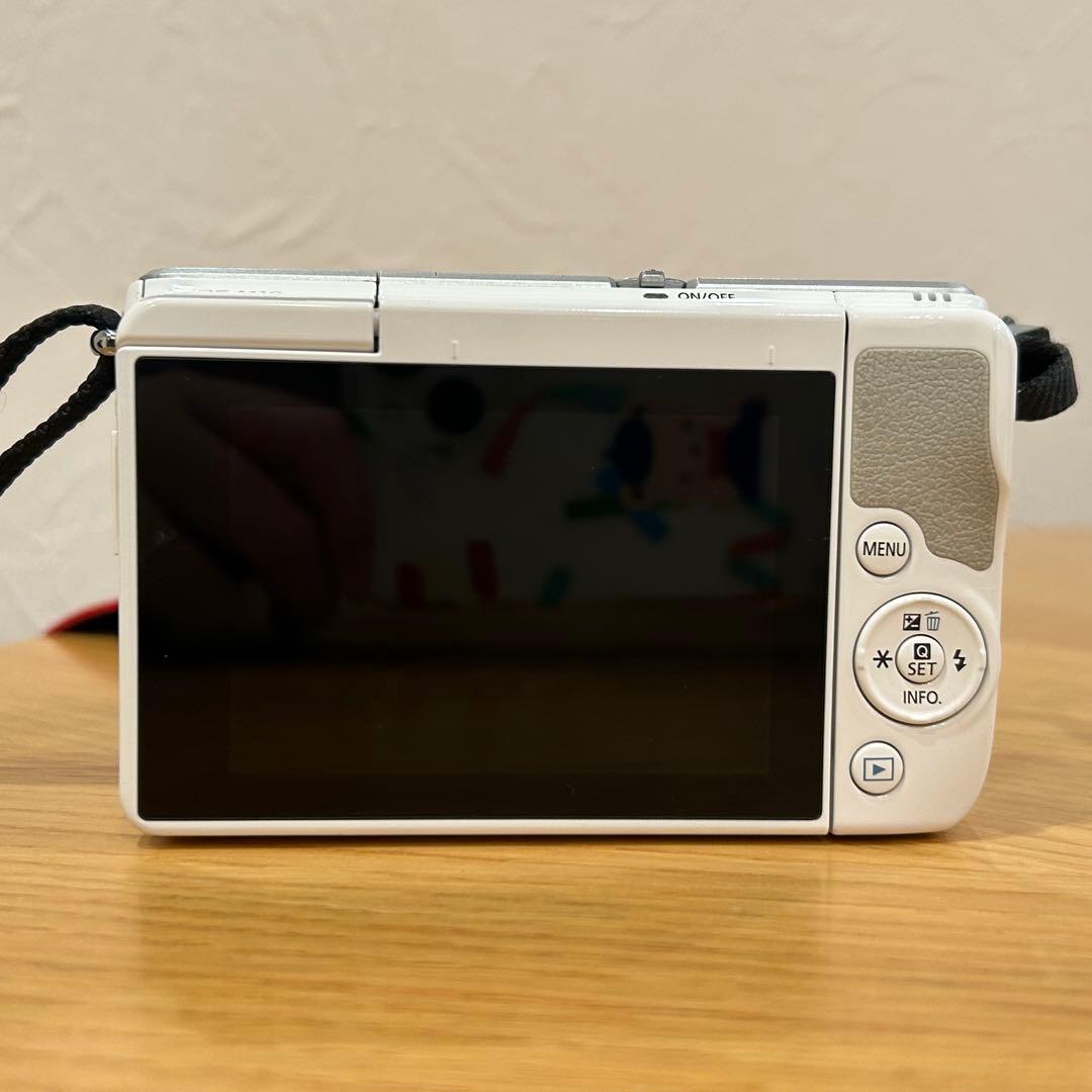 Canon EOS M10 ミラーレス　一眼