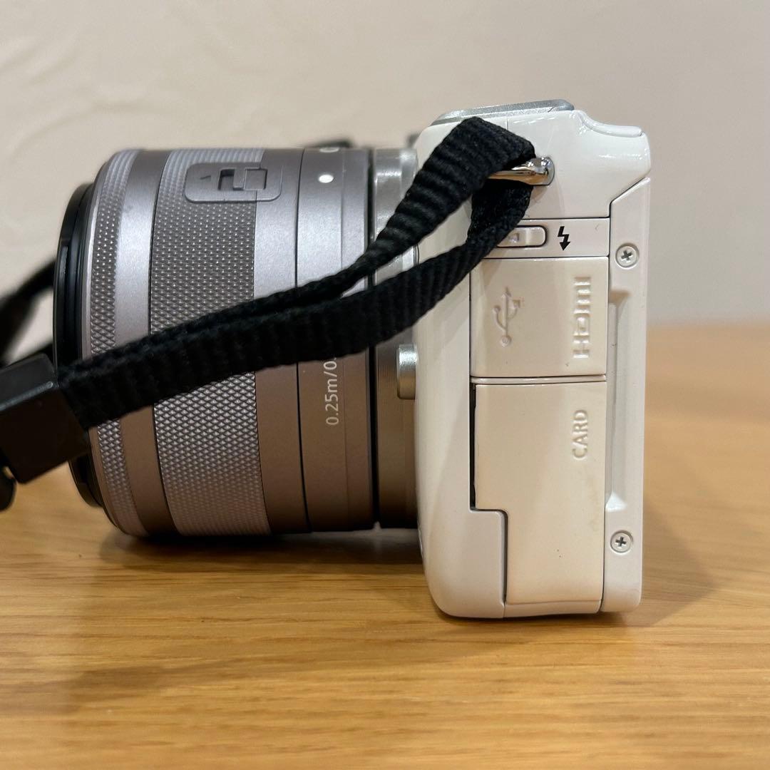 Canon EOS M10 ミラーレス　一眼