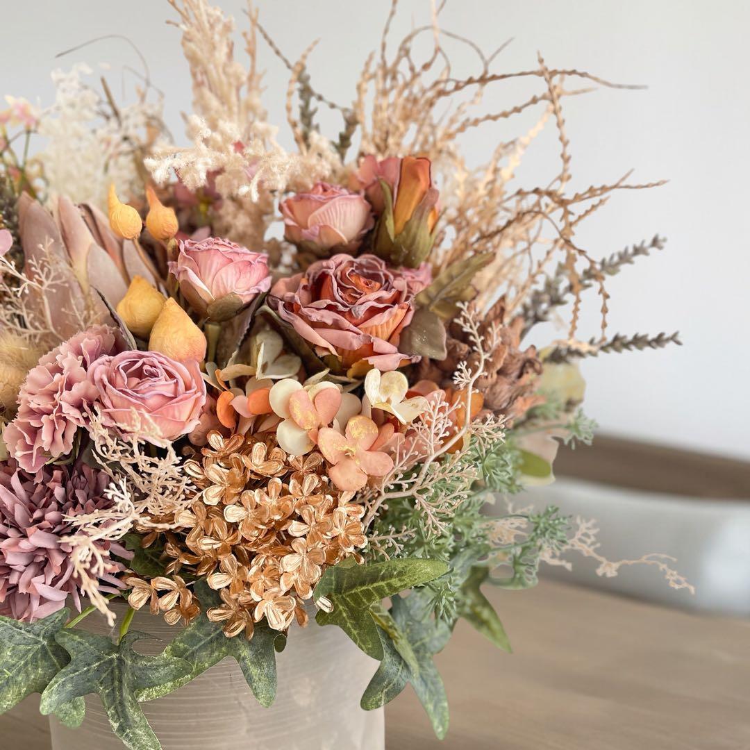 特別な夜を演出する、灯りのあるアレンジメント ドライスタイルクリスマスアレンジ