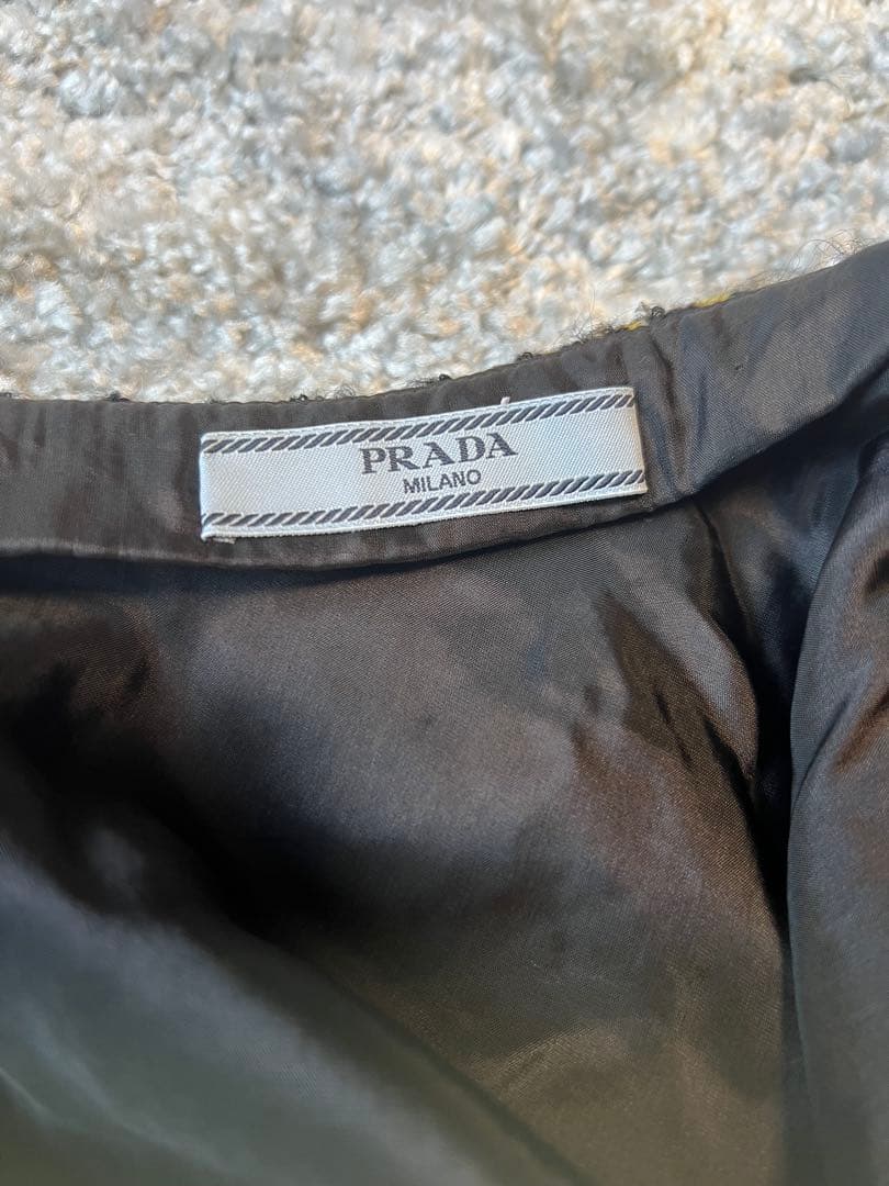 プラダ 黒と黄色のチェック柄 フレアスカート ひざ丈