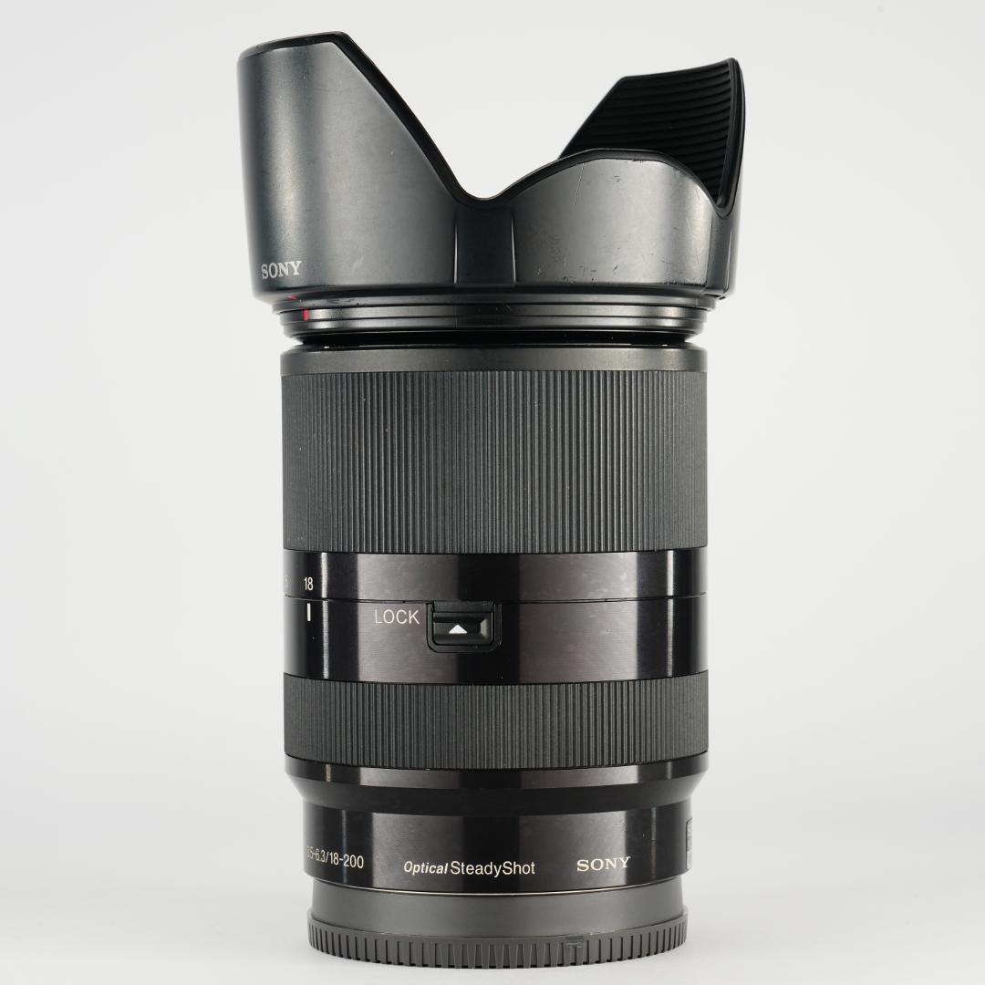 レンズ交換から解放される1本 SONY SEL18200LE 美品
