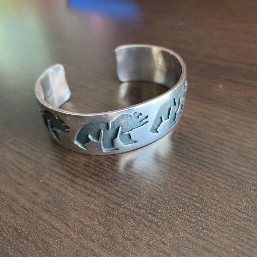 ホピ族 Lawrence Saufkie ベア 3本足 バングル - メルカリ