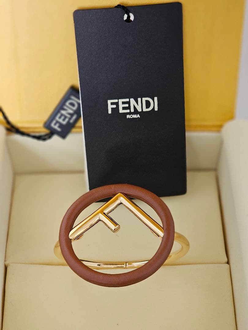 未使用 FENDI フェンディ アイコンバングルブレスレット F is エフィズ