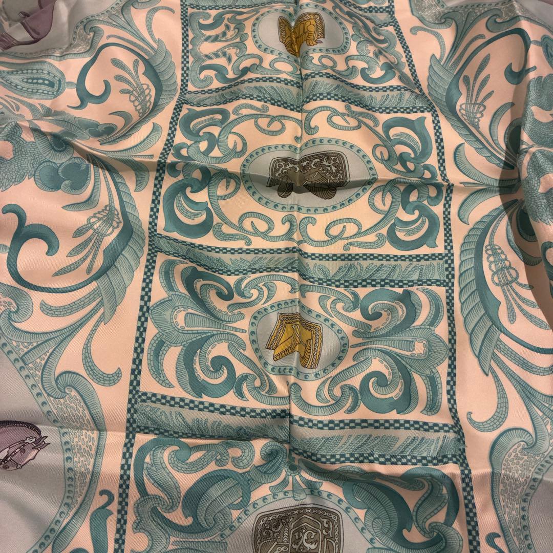 エルメス　カレ90 シルクスカーフ　ラ・プレゼンテーション