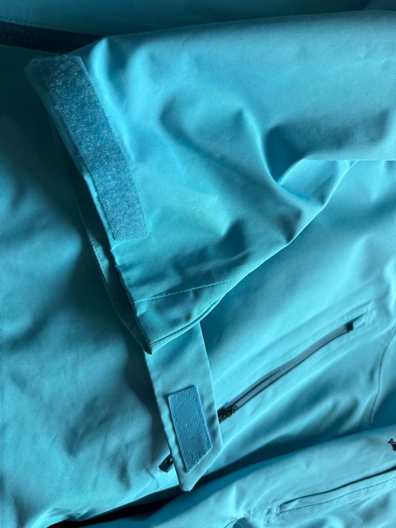 Oakley 防水ジャケット 水色