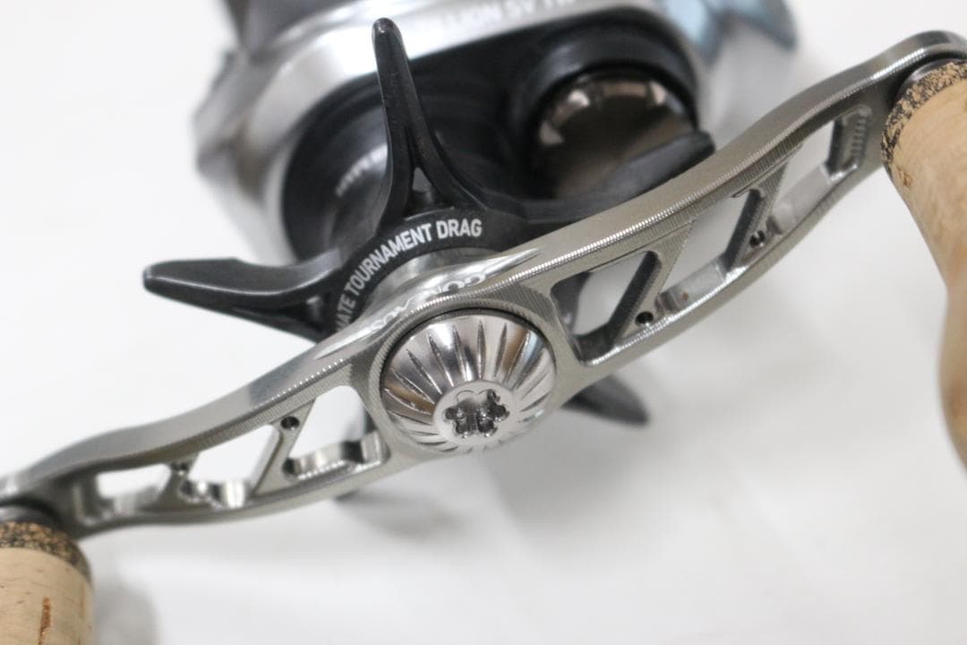 ダイワ ジリオン svtw 8.5 ベイトリール ゴメクサス ハンドル