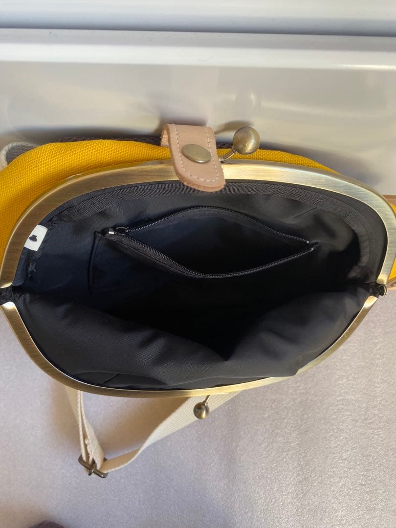 右ひよこ豆型ボディバッグ