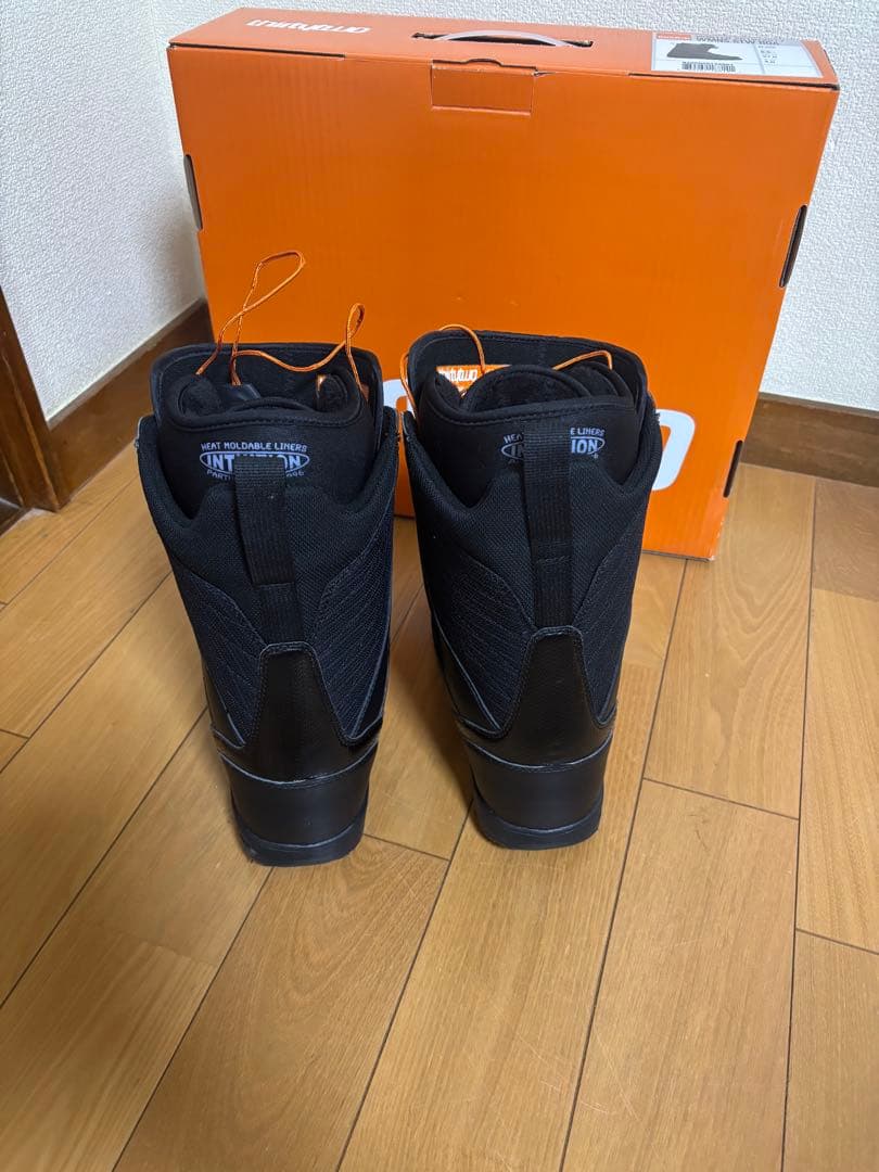 美品　ThirtyTwo STW BOAスノーボードブーツ