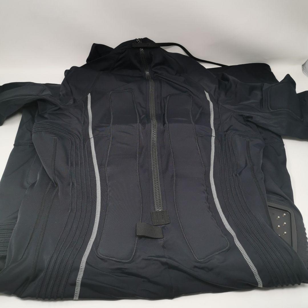 Pee助様 e-skin EMSスーツ 全身対応 ジェル不要 洗濯可 スマホ操作