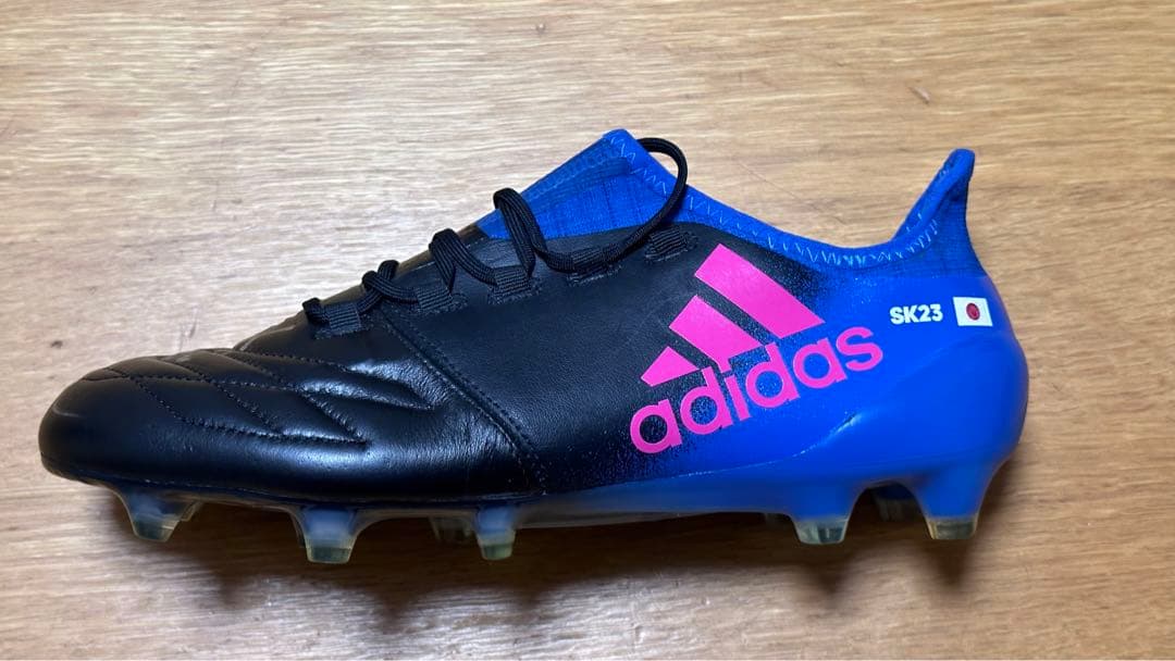 香川真司 支給品 サイン入り スパイク - メルカリ