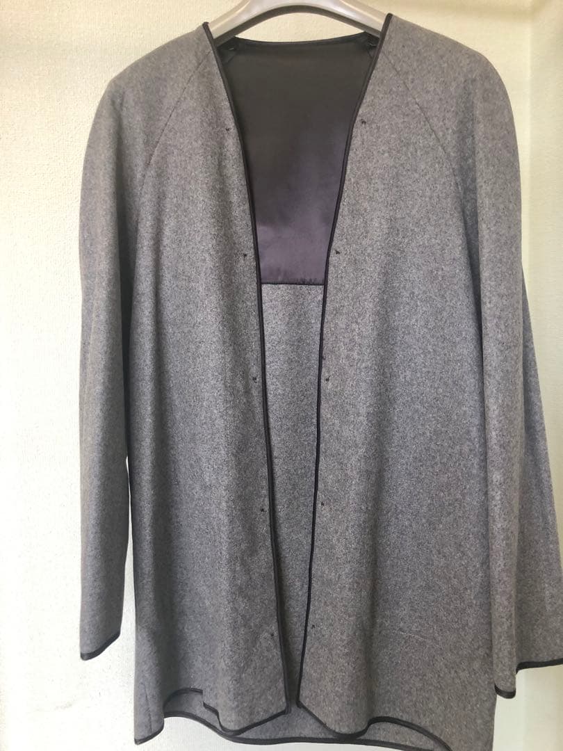 お値下げしました‼️PRADA ベージュ 防水　防風ステンカラーコート