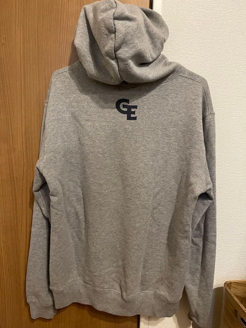 グッドイナフ フェルトロゴ スウェットパーカー - メルカリ