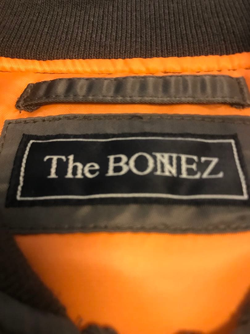 The BONEZ オリーブグリーン ダウンジャケット