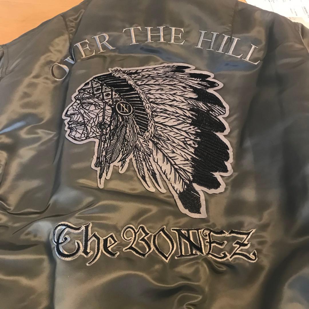 The BONEZ オリーブグリーン ダウンジャケット