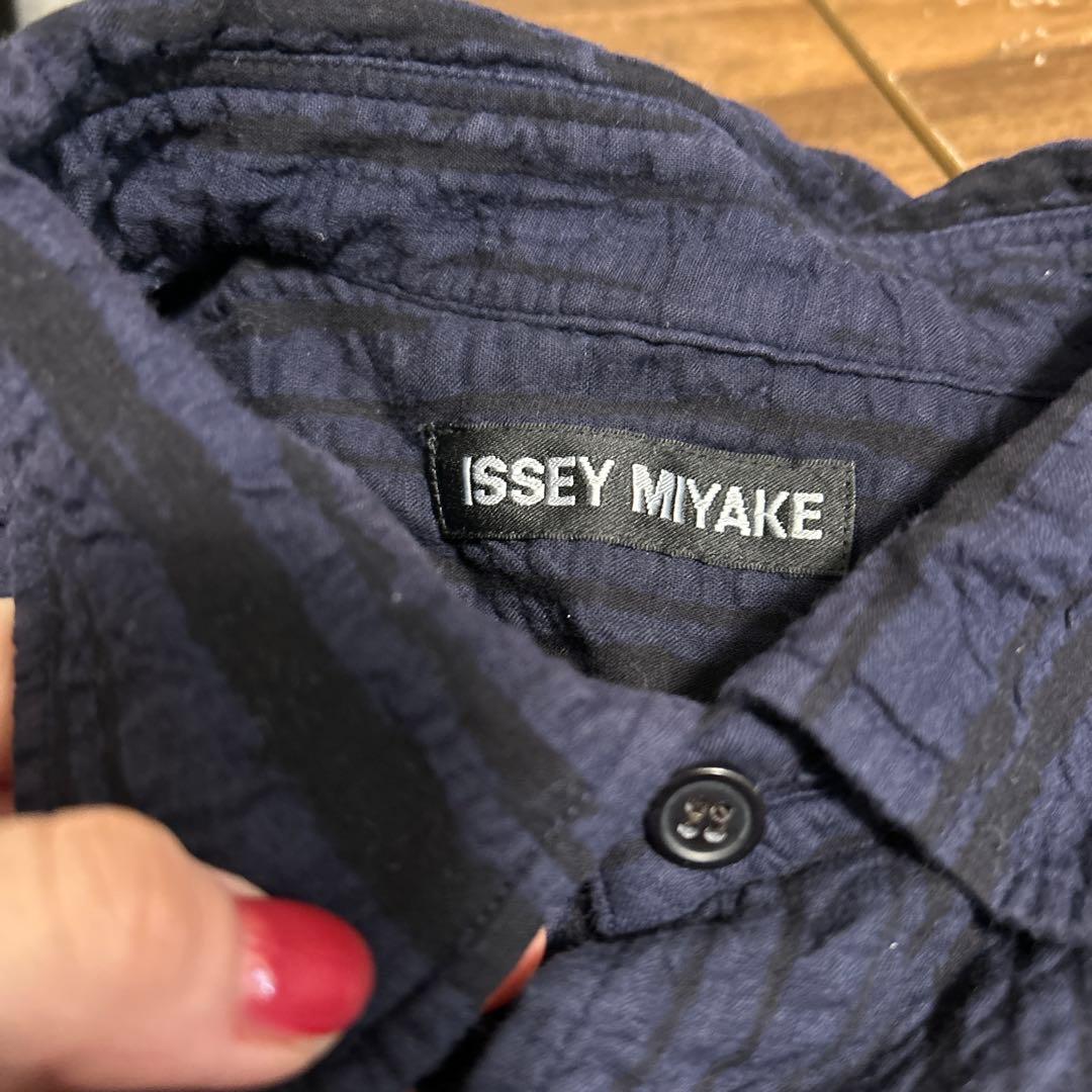 ISSEY MIYAKE】ネイビー クレープシャツ