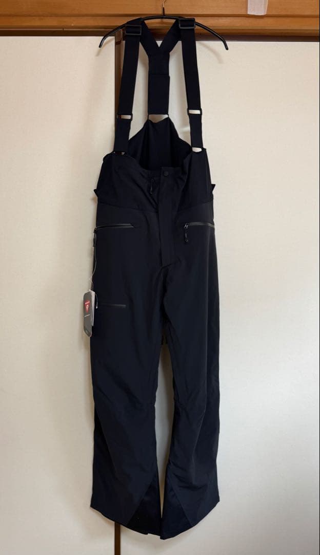 M*u様 【新品未使用】SALOMON スキーウェア　サスペンダーパンツ　メンズ