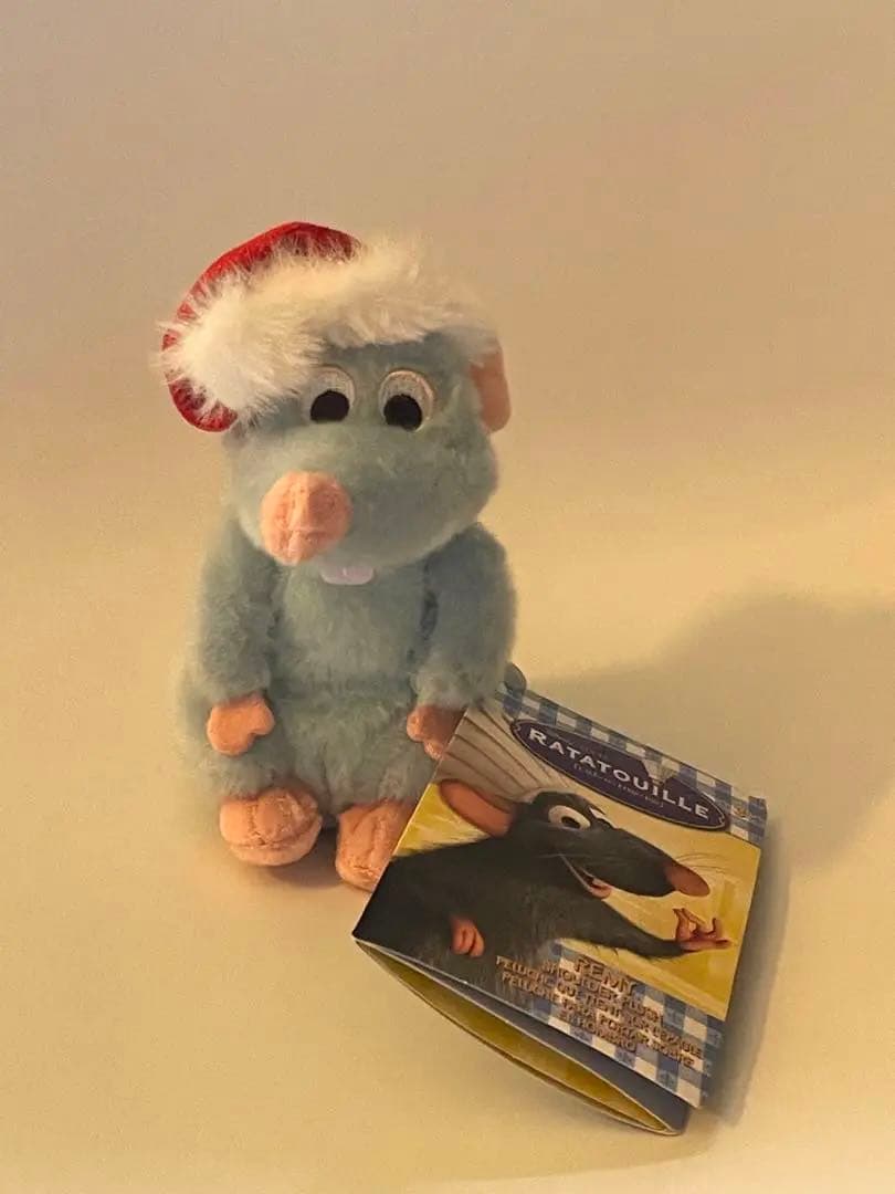 パリディズニー クリスマス限定】レミー サンタ帽 肩のせ ぬいぐるみ