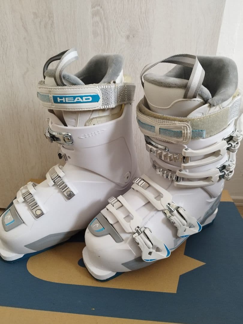 美品 2日使用のみ HEAD 女性用スキーブーツ ホワイト