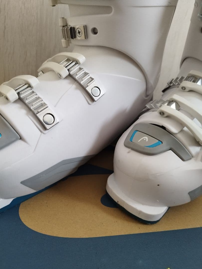 美品 2日使用のみ HEAD 女性用スキーブーツ ホワイト