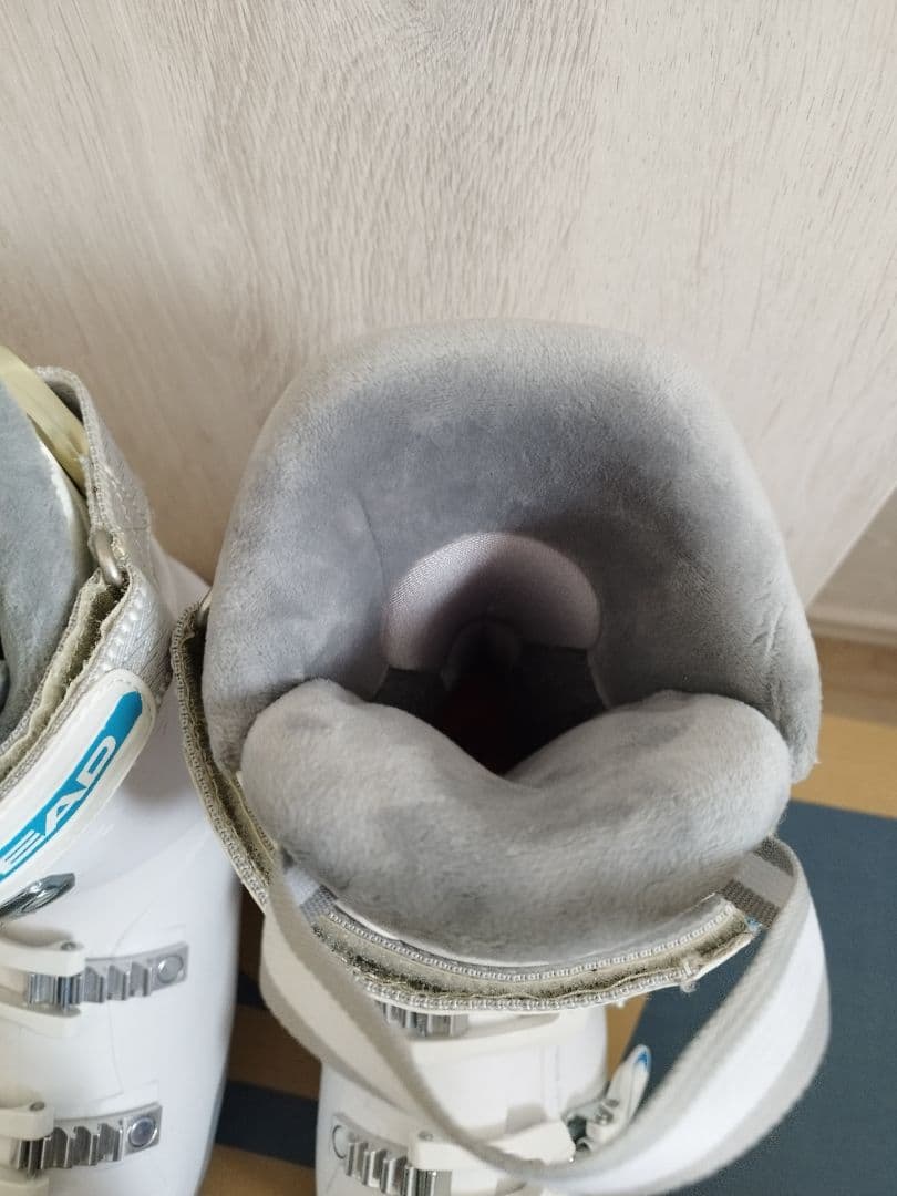 美品 2日使用のみ HEAD 女性用スキーブーツ ホワイト