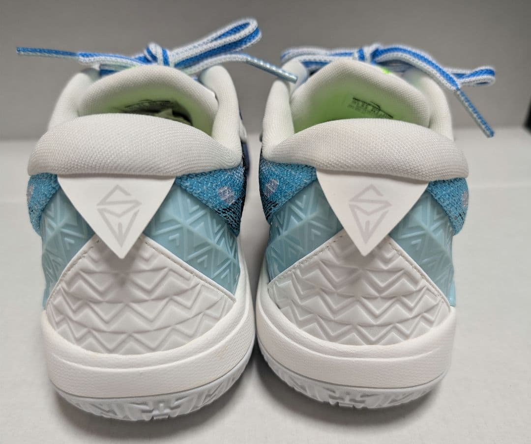 ANTA shock wave 6 (us10.5=28.5cm相当)