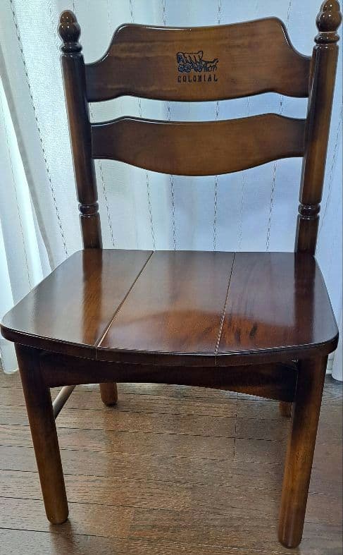【90年代】オールドカリモク コロニアル ダイニングチェア 馬車刻印 2脚