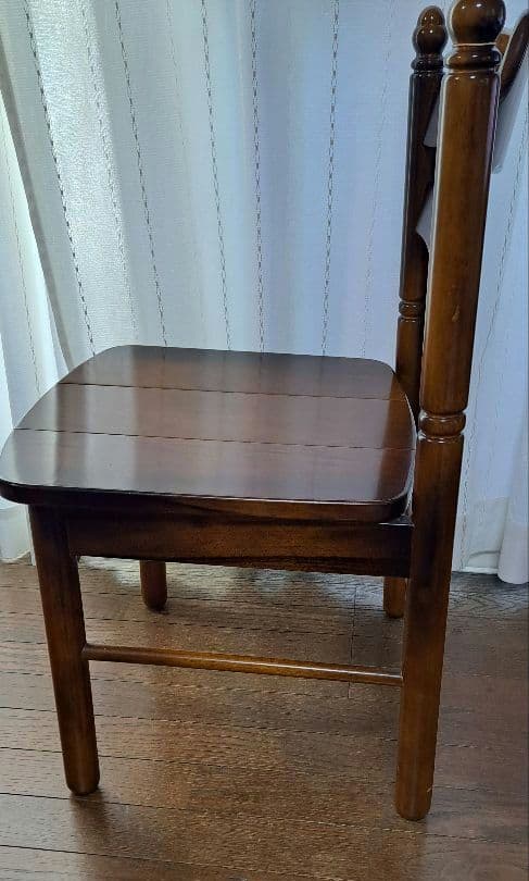 【90年代】オールドカリモク コロニアル ダイニングチェア 馬車刻印 2脚