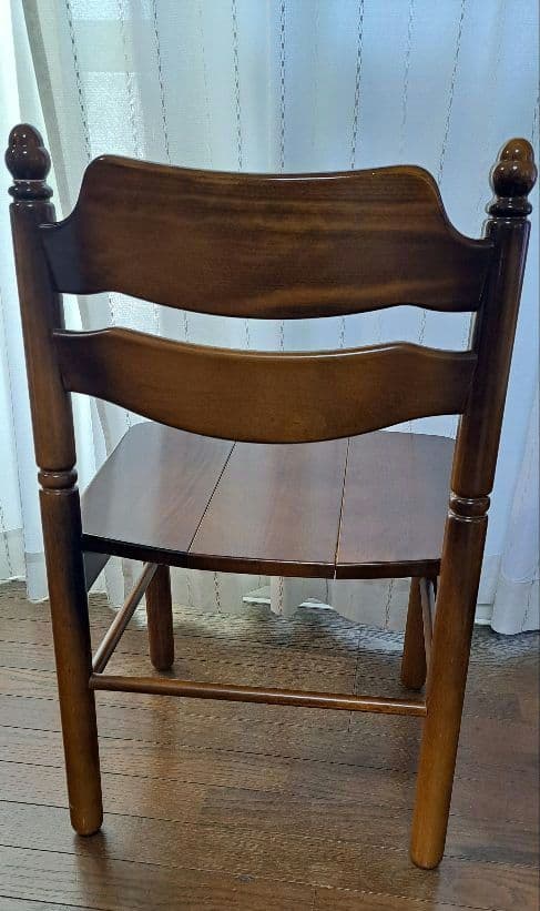 【90年代】オールドカリモク コロニアル ダイニングチェア 馬車刻印 2脚