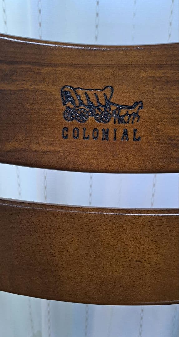 【90年代】オールドカリモク コロニアル ダイニングチェア 馬車刻印 2脚