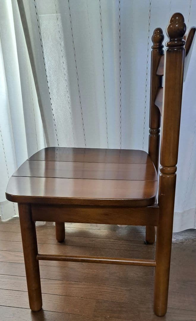 【90年代】オールドカリモク コロニアル ダイニングチェア 馬車刻印 2脚