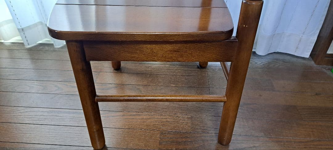 【90年代】オールドカリモク コロニアル ダイニングチェア 馬車刻印 2脚