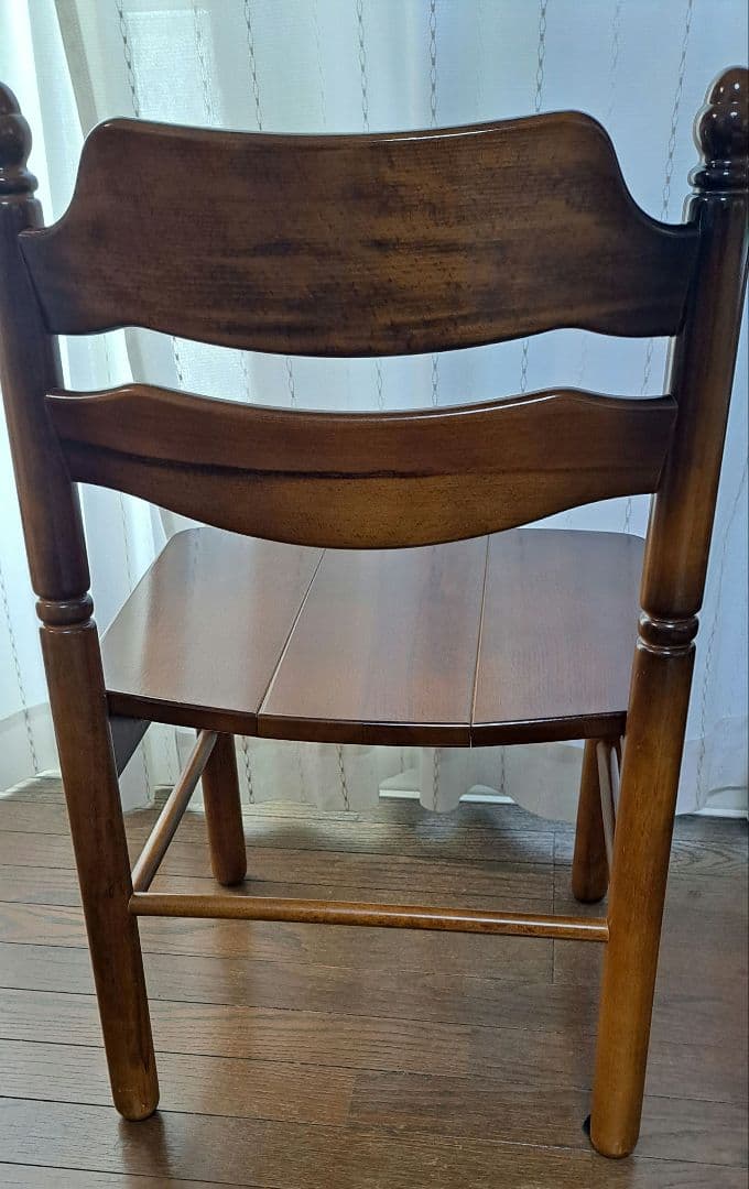 【90年代】オールドカリモク コロニアル ダイニングチェア 馬車刻印 2脚