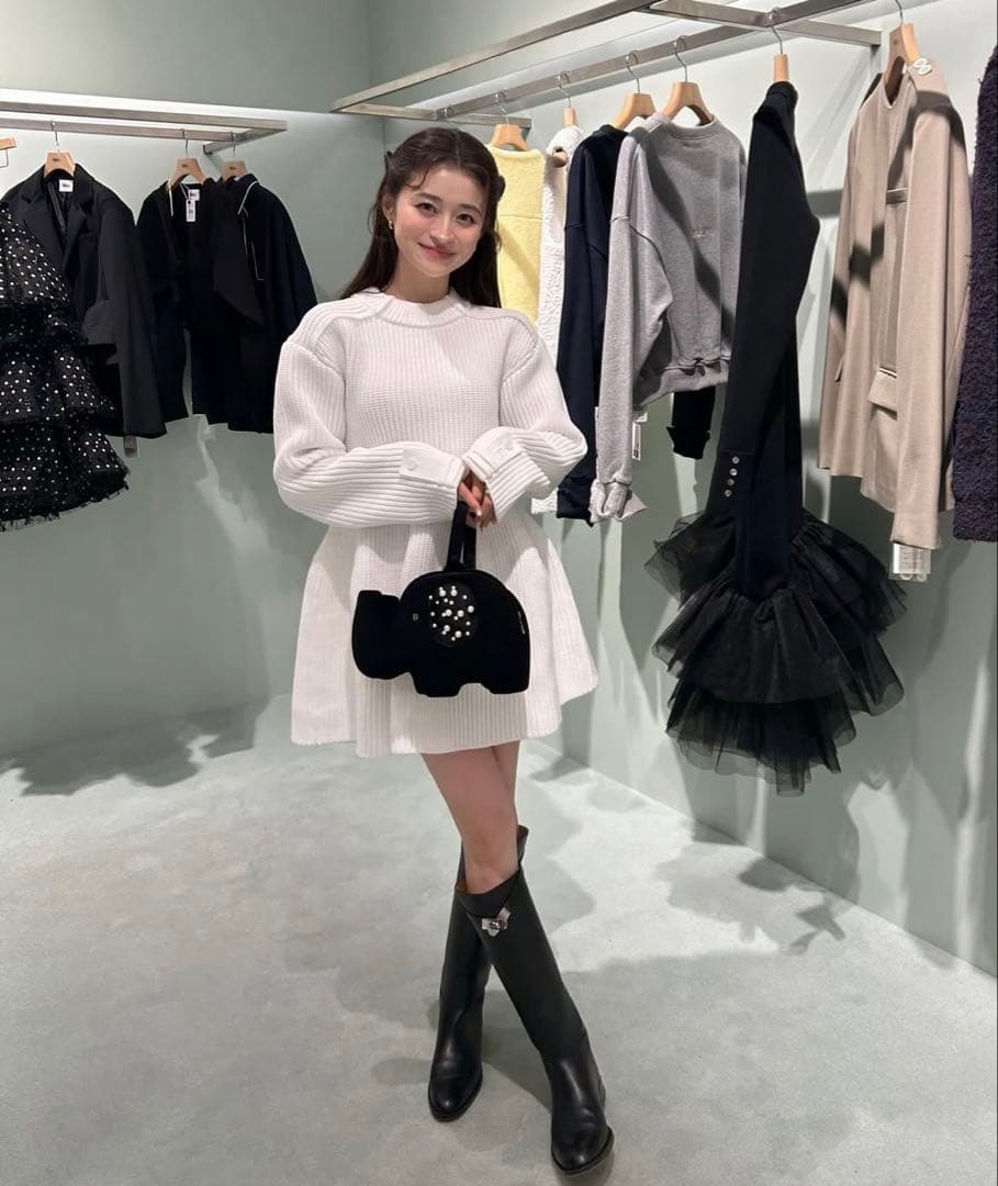 【新品未使用】Bibiy. リブ編み長袖ニットワンピース ホワイト