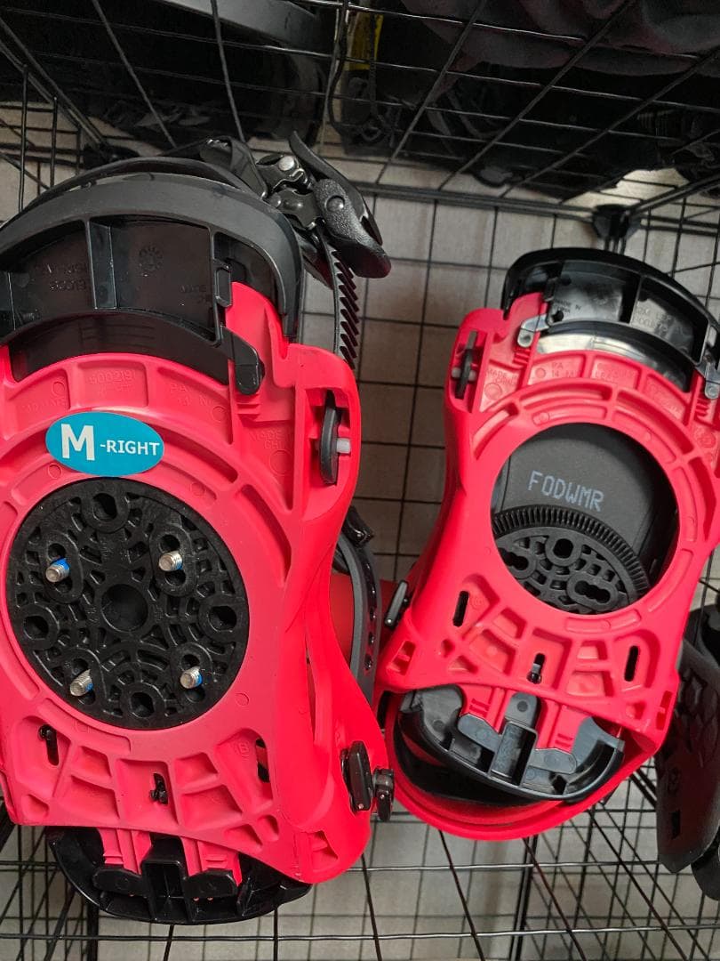 と*ち様 FLUX DSW スノーボードビンディング Mサイズ レッド