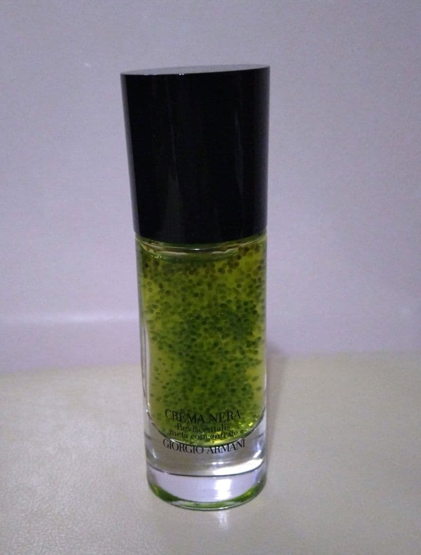 【未使用】アルマーニビューティ　クレマ ネラ RV コンセントレート30㎖