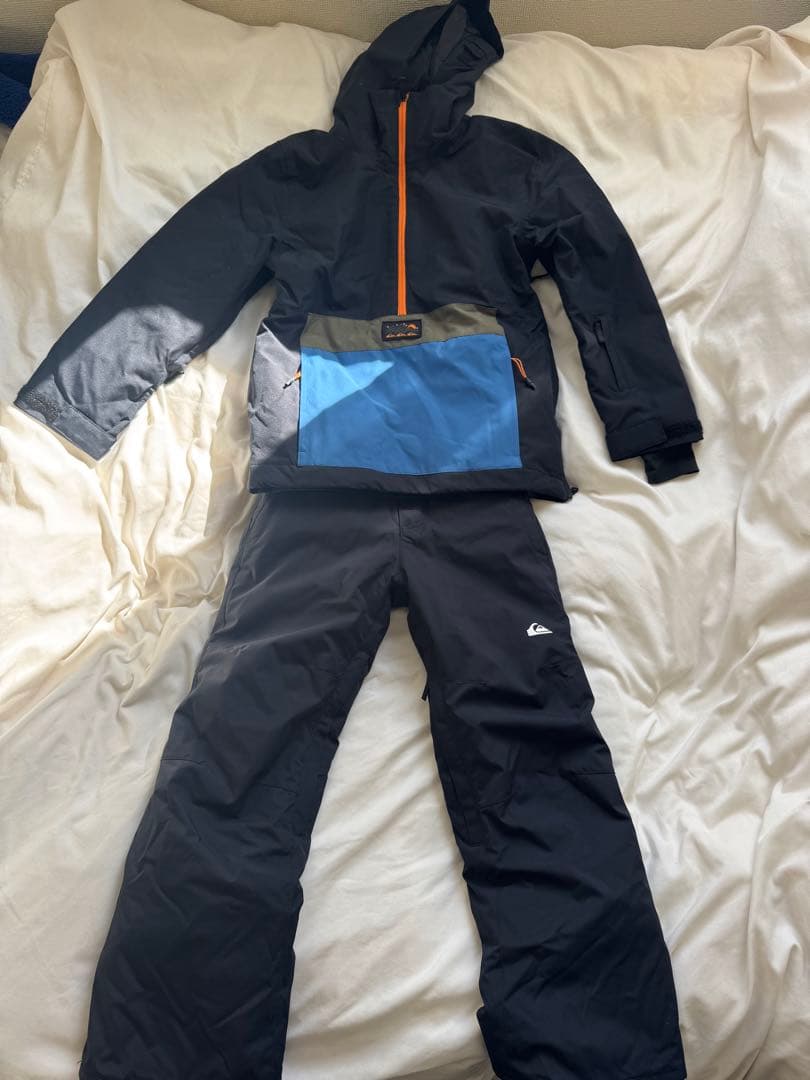 新品！130cm キッズスノーウェアQUIKSILVER Quiksilver（クイックシルバー） スノーボードウェア ジャケット