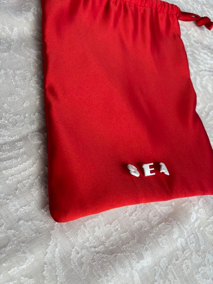 バッグ SEA SATIN \"KINCHAKU\" BAG (M) tomato