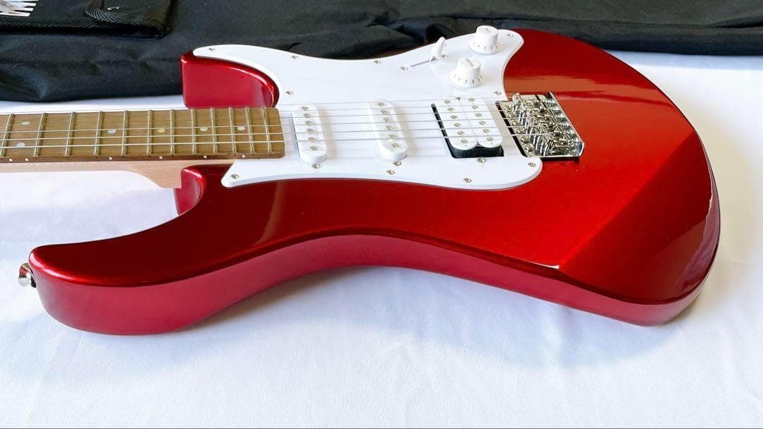 付属品&ケース付き　YAMAHA パシフィカPAC012 レッド