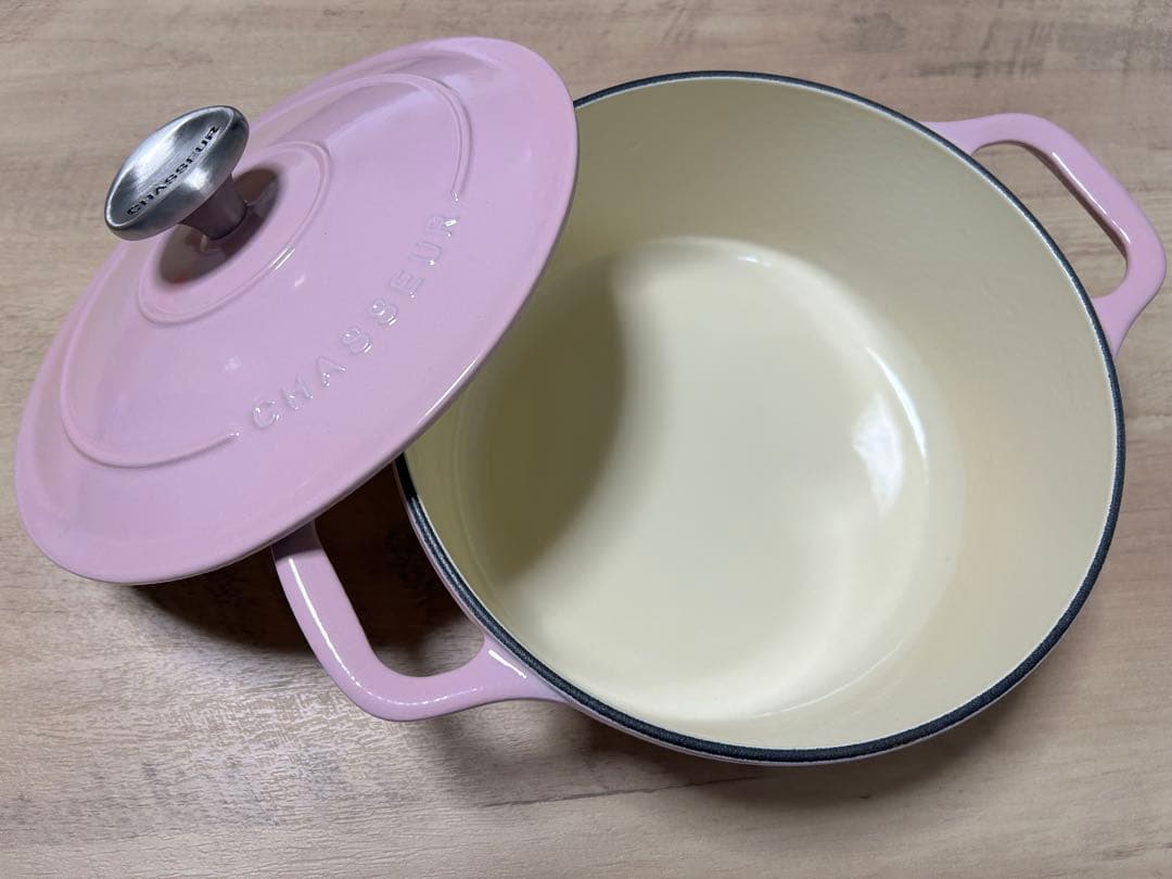 美品CHASSEUR ホーロー鍋 ピンク22cm