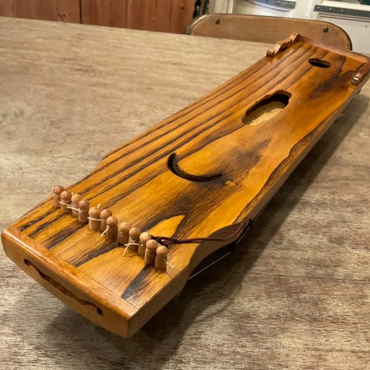 レア！韓国伝統弦楽器 伽耶琴 小さな カヤグム ミニサイズ - メルカリ