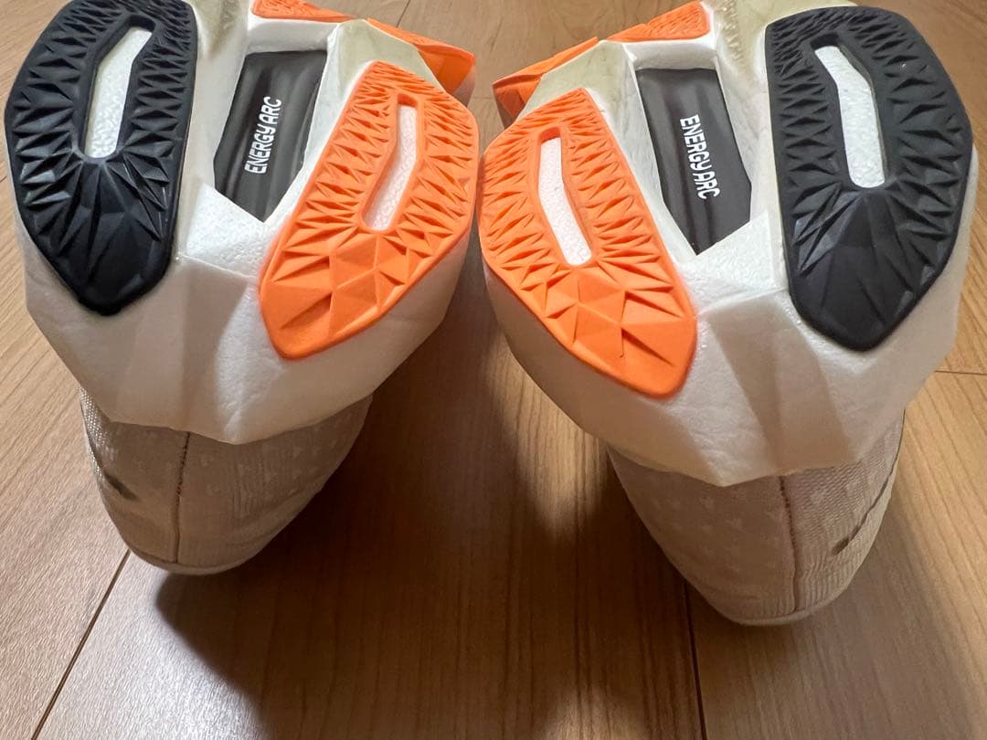 ランニングシューズ NewBalance FuelCell SC 25.5cm