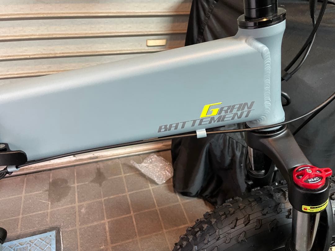 GRANBATTEMENT グランビート セラドングレイ 防犯登録済 ほぼ新車