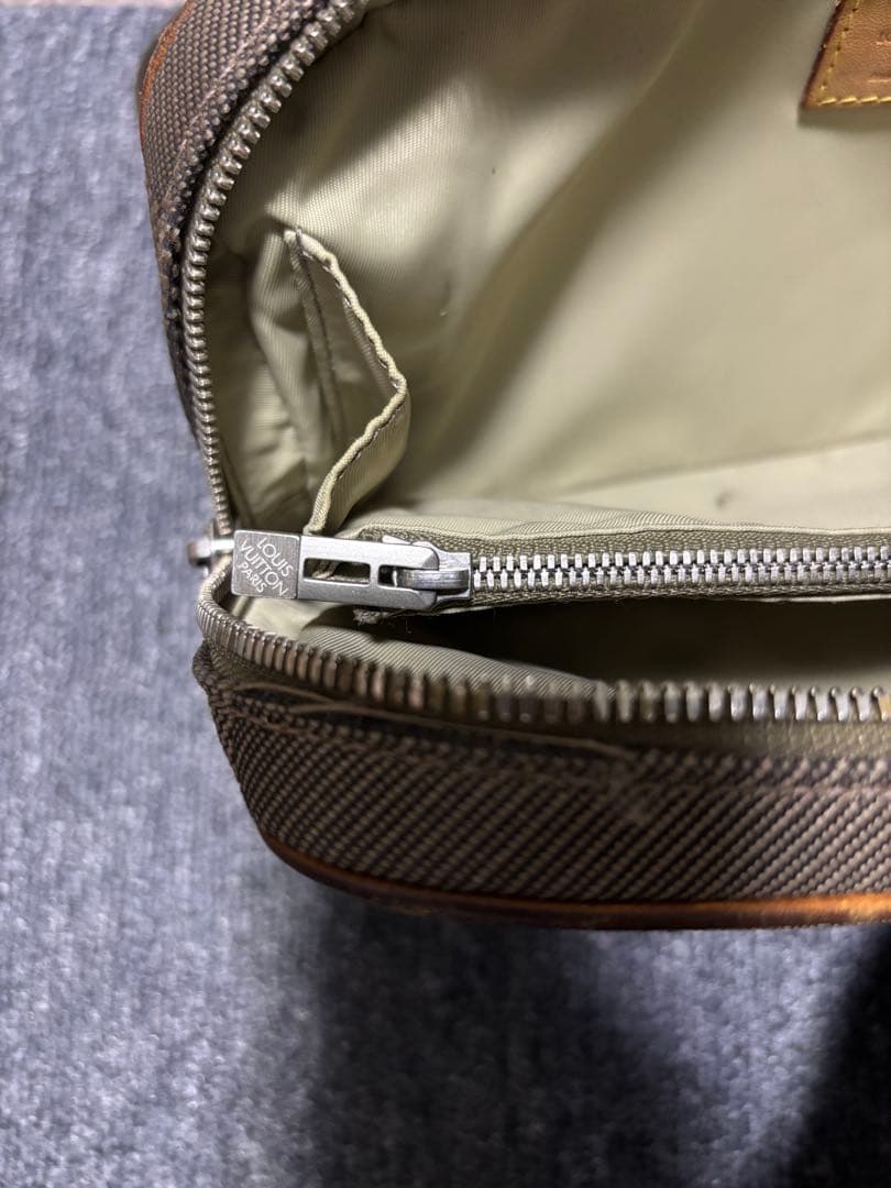 LOUIS VUITTON ダミエ ジェアン　アクロバット　ボディバッグ