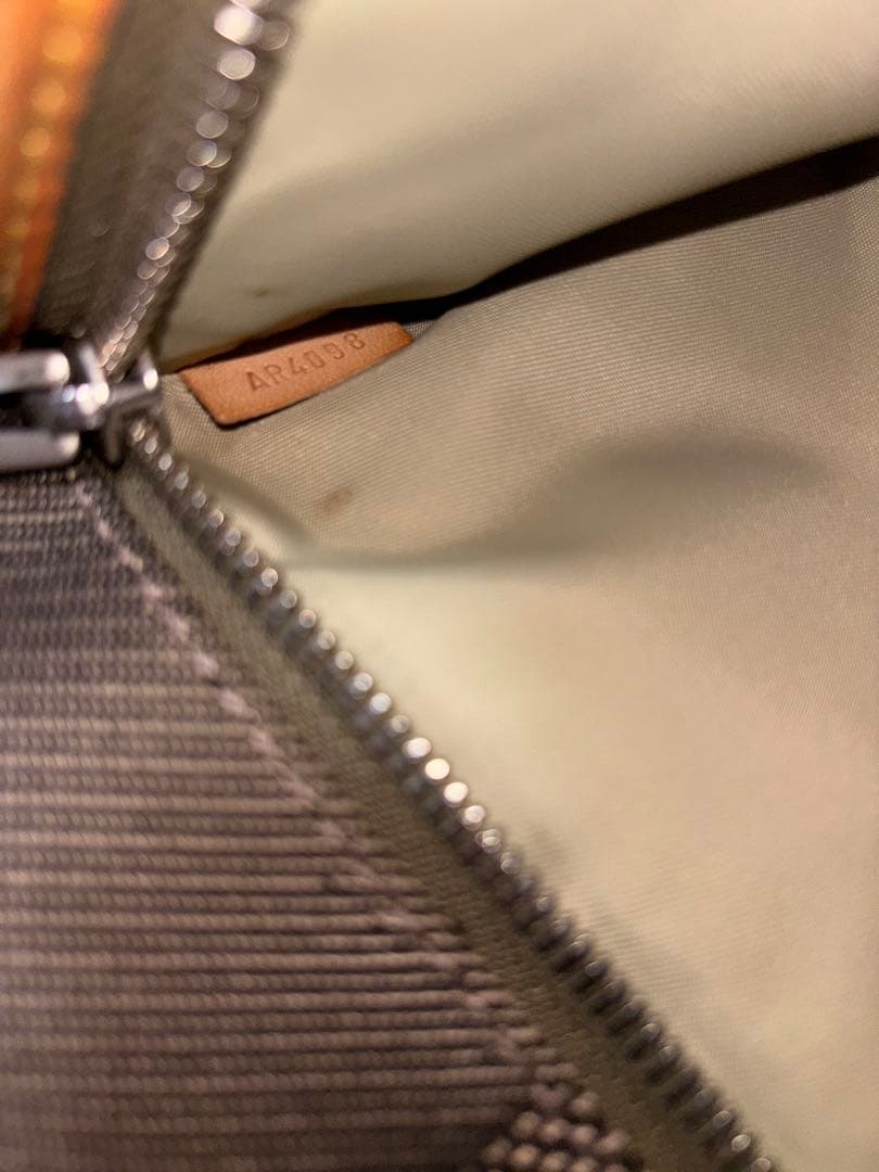 LOUIS VUITTON ダミエ ジェアン　アクロバット　ボディバッグ